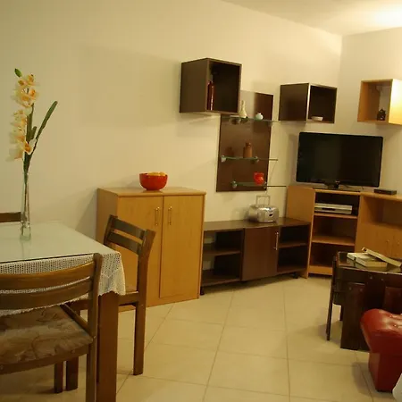 Varos Apartment